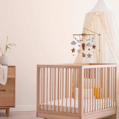 Handgefertigtes Baby-Mobile – Heißluftballon | Filz & Holz