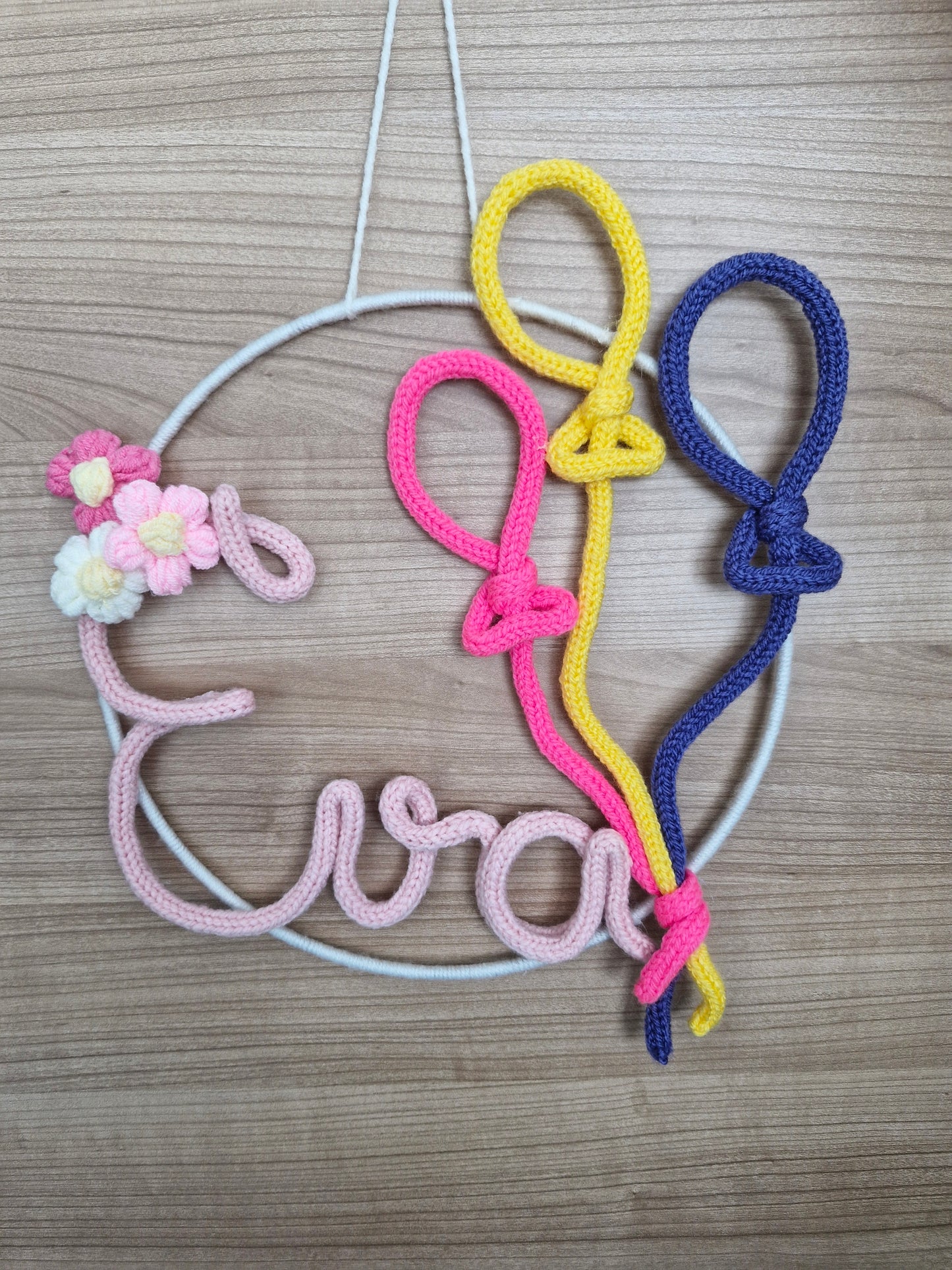 Wandanhänger „Luftballons&Blümchen“ – personalisiert mit Wunschname